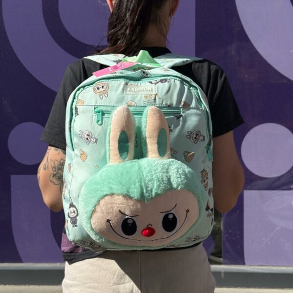 Mochila labubu con peluche