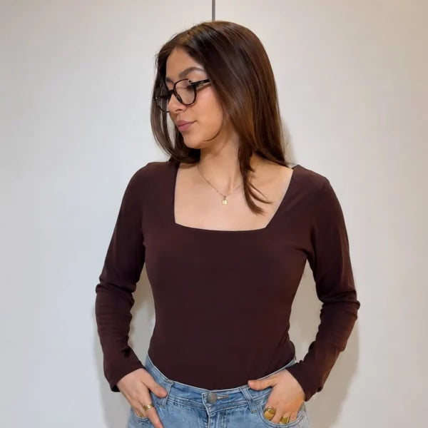 Body manga larga – cuello cuadrado
